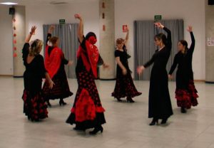 Sevillanas en corro simples - Mucho Más Que Baile Sevillanas en corro simples - Mucho Más Que Baile