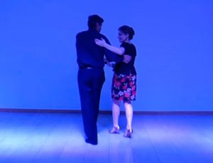 Cumbia Avanzando de frente