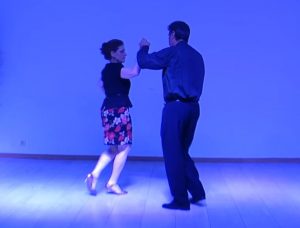 Cumbia Giro de ella a la derecha