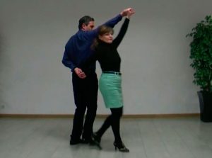 Cha cha chá setenta al revés paseado