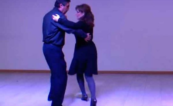 Tango Ocho por detrás