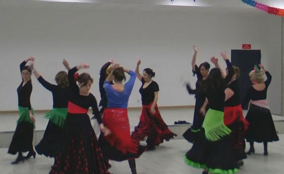 Sevillanas en pareja y corro