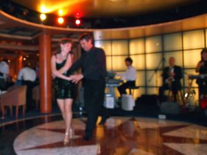 Cha cha chá Cross body exterior Judith y Alfredo