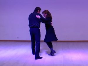 Tango argentino El Ocho por Delante