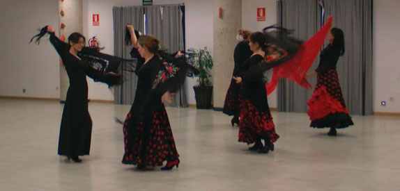AMINA Mantón cuadrado para la danza flamenco o sevillanas 