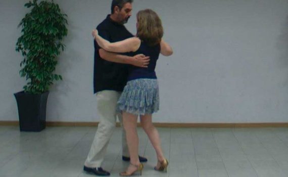 Pasodoble Lateral sobre la línea de baile