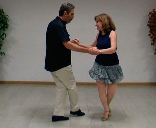 Bachata Variaciones 1 y 2 en Cruzado Figuras de bachata encadenadas