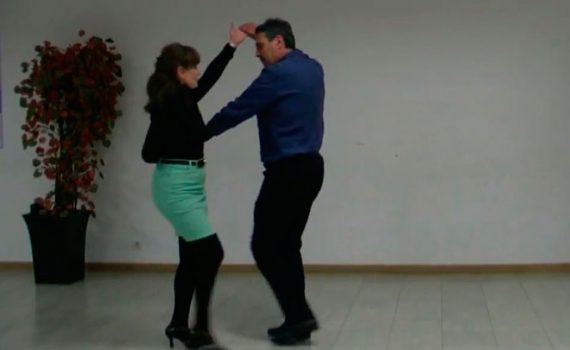 Cha cha chá setenta al revés paseado