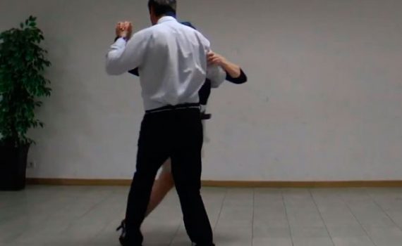 Tango argentino Ochos con sacada