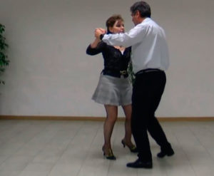 Samba Péndulo, paso lateral
