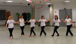 baile en grupo Sirtaki