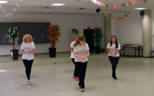 Baile en grupo meneito Sarangonga