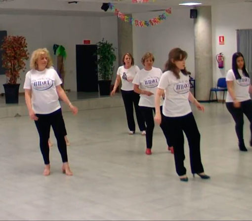 Baile en grupo meneito Échame la culpa