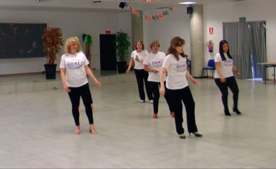 Baile en grupo meneito Échame la culpa